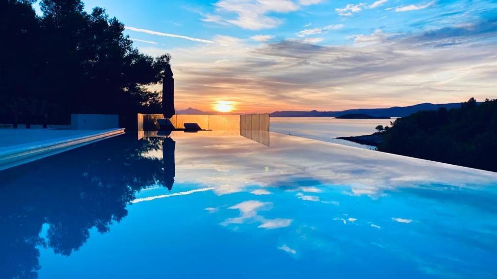 Holiday Hvar Vrbanj Kültér fotó