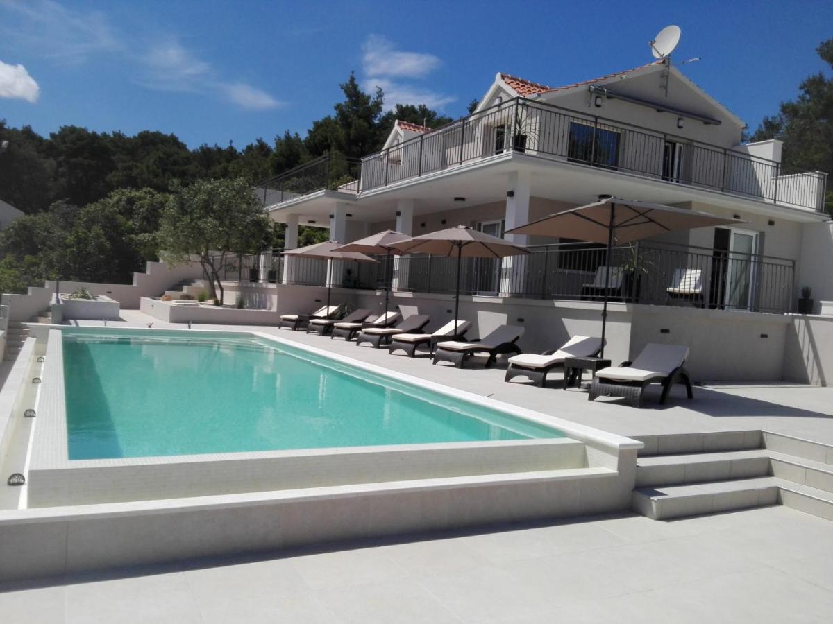 Holiday Hvar Vrbanj Kültér fotó